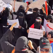 انهيار الكهرباء يفاقم معاناة سكان عدن وسط صمت حكومي