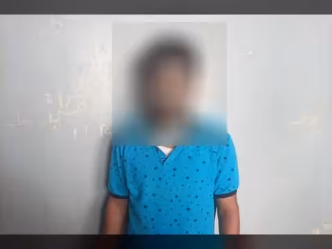 أمن عدن يضبط متهم صدر بحقه أوامر قبض قهرية من النيابة العامة