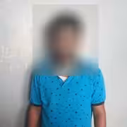 أمن عدن يضبط متهم صدر بحقه أوامر قبض قهرية من النيابة العامة