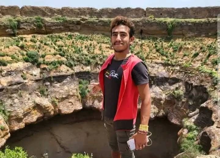 وفاة مغامر يمني داخل فوهة بركان بمديرية دمت أثناء تسلقه صخوره ومنحدراته الداخلية