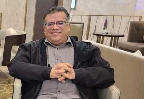 والد طفلين يتهم سفير اليمن في ماليزيا بالتسبب في حرمان طفليه من الدراسة والاختبارات