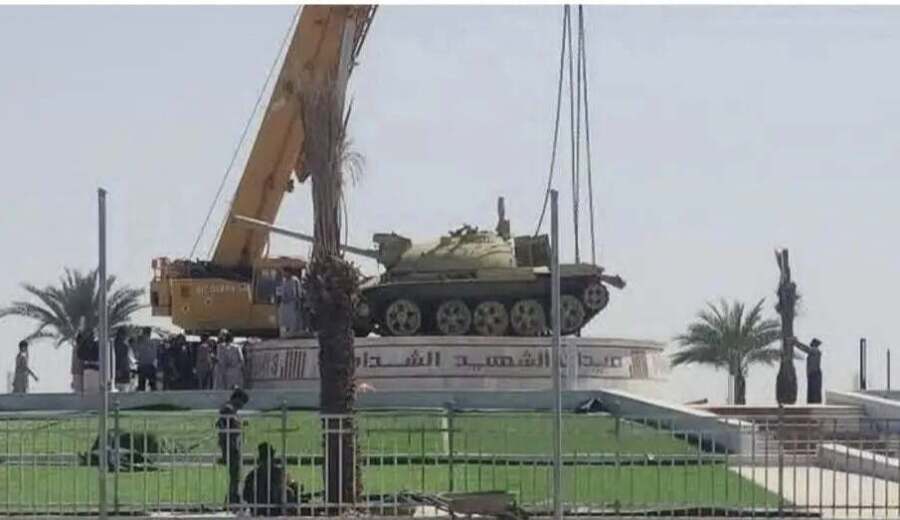 نجل عبد الرب الشدادي يرفض وضع دبابة في دوار والده بمأرب ويطالب العليمي بالتدخل
