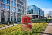 تحقيق ألماني يكشف شبهات فساد واحتيال منظم في مشاريع الوكالة الألمانية للتعاون الدولي باليمن