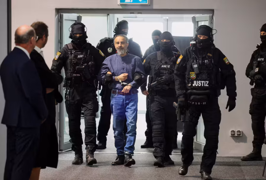 محكمة ألمانية تقضي بسجن طبيب سعودي بالمؤبد لقتله ستة أشخاص وإصابته المئات