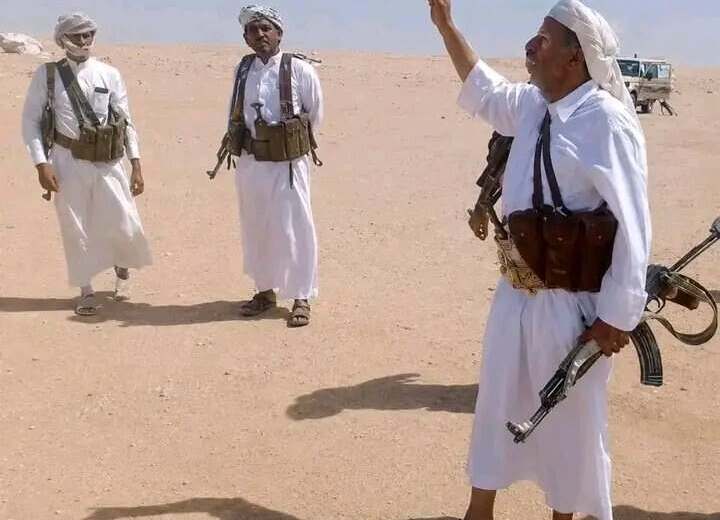 احتشاد قبلي في الجوف دعمًا للشيخ فدغم.. هل تتحول القضية إلى تحدٍ جديد للحوثيين؟