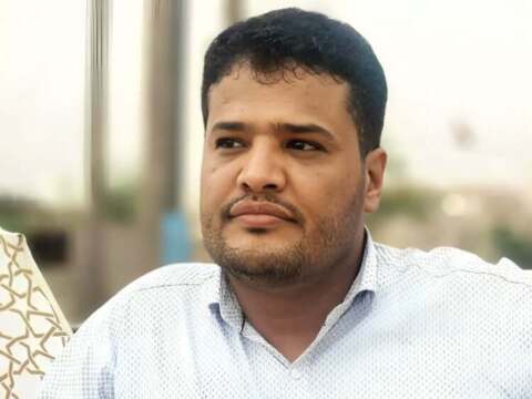 بعد اقتياده من فعالية في مأرب.. مطالبات بالكشف عن مصير الصحفي حمود هزاع