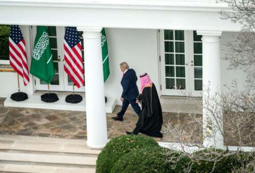 وول ستريت جورنال " الولايات المتحدة تتجه لتقليص وجودها العسكري في السعودية"