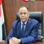 لا استثناءات لشحنات الدقيق المستورد.. وزير الصناعة يؤكد تطبيق الرسوم وفق القانون