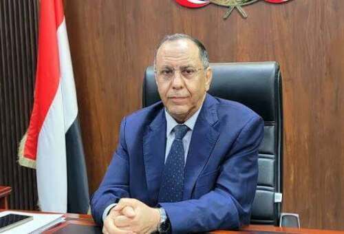 وزير الصناعة يوجه بتشكيل لجنة لضبط أسعار الثلج في محافظة لحج