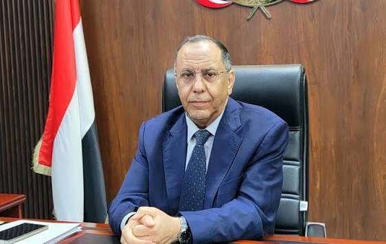 وزير الصناعة يوجه بتشكيل لجنة لضبط أسعار الثلج في محافظة لحج