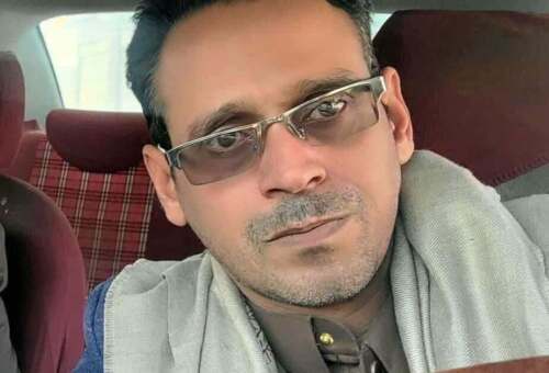 الحوثيون يختطفون أبو بارعة من منزله في صنعاء وينهبون مبلغًا ماليًا ادخره لإجراء عملية لوالده.