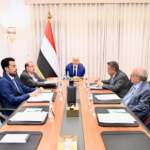 العليمي يتهم الحوثيين بالتصعيد ويؤكد أن الطائرة الإيرانية نقلت خبراء عسكريين.