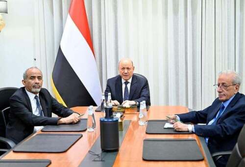 المجلس الرئاسي يتهم الحوثيين برفض عمل"اليمنية"واستبدالها بـ"ماهان" الإيرانية