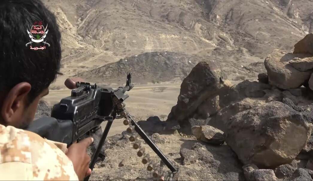 مقتل 7 جنود في قصف حوثي بطريق الربوع ومعارك عنيفة تتواصل في كهبوب.