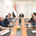 مجلس الدفاع الوطني برئاسة العليمي يبحث خيارات التعامل مع تصعيد الحوثيين
