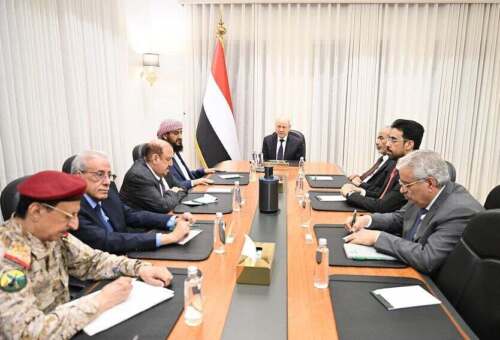 مجلس الدفاع الوطني برئاسة العليمي يبحث خيارات التعامل مع تصعيد الحوثيين