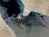 رويترز "ارتفاع عدد السفن المارة عبر مضيق باب المندب إلى 28 سفينة"