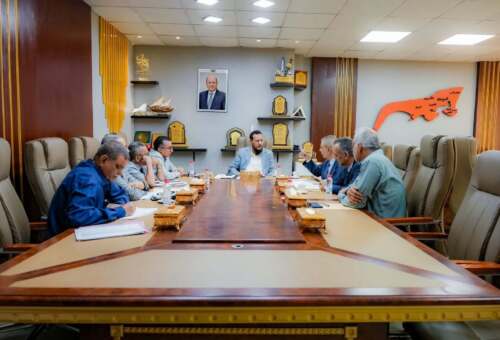 محافظ عدن ورئيس مصلحة الضرائب يتفقان على تعزيز التعاون المشترك