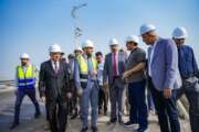 محافظ العاصمة عدن ووزير الأشغال يدشنان مشروع صيانة وترميم جسر البريقة القديم.