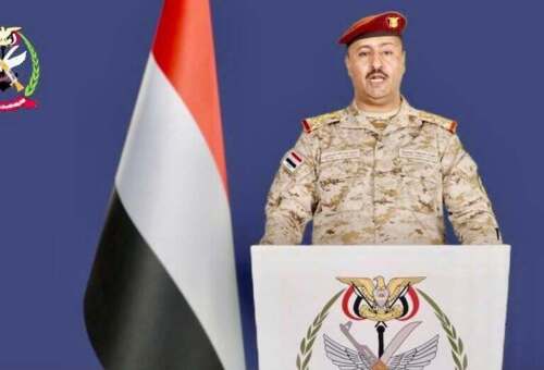الجيش اليمني يعلن تنفيذ عمل عسكري ضد الحوثيين ويحذر من استهداف أي جبهة