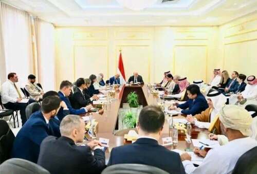 بين التهديد والجمود العسكري.. انتقادات لأداء المجلس الرئاسي في مواجهة الحوثيين