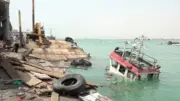 مدير ميناء المخا يؤكد تعليق العمليات التجارية والبحرية بعد تضرره جراء الهجمات الحوثية