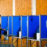 الديمقراطيون يخوضون معركة استعادة الدوائر المتأرجحة وقلب موازين الكونغرس