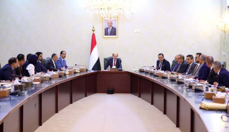 الحكومة اليمنية ترفع الجاهزية وتكثف إجراءات حماية الاقتصاد والموانئ