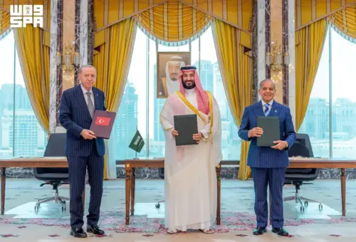 رويترز : تركيا والسعودية وباكستان تعقد أول اجتماع يتعلق باتفاقية الدفاع غداً.