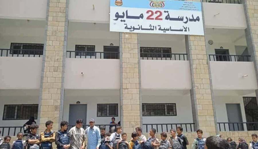 بقرار تدميري.. محافظ تعز يحول مجمع "22 مايو" التربوي إلى كلية ويشرد أكثر من 1500 طالب
