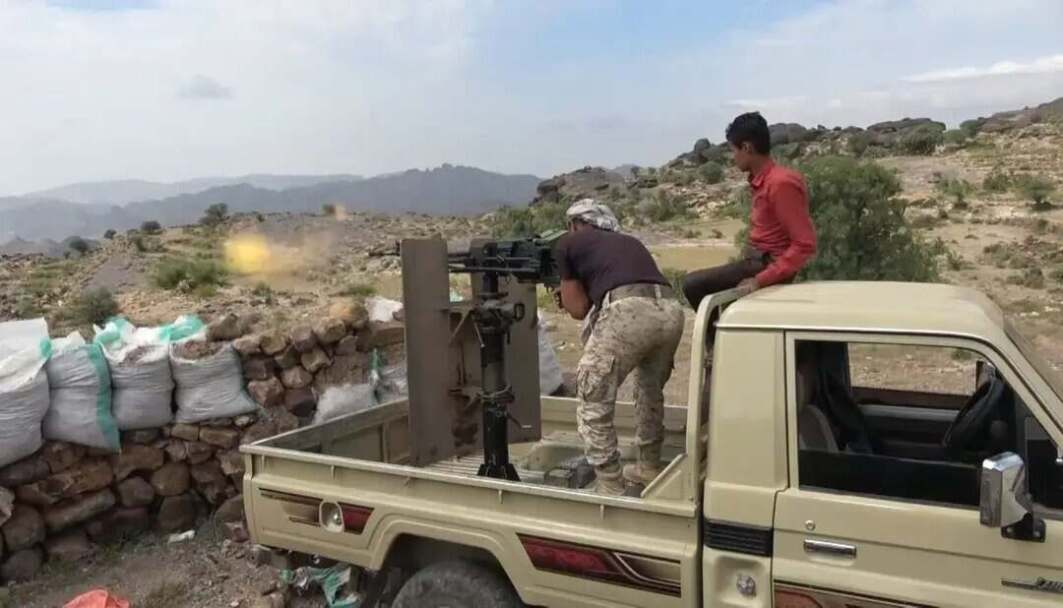 تقدم حوثي في نجد قسيم بتعز وغارات جوية تستهدف مواقع عسكرية للحوثيين.