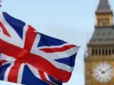 بريطانيا تحمل الحوثيين مسؤولية التصعيد وتحذر من تهديد الملاحة في باب المندب