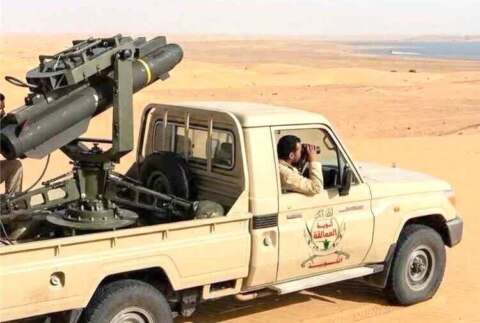 الخلافات السياسية وتعدد مراكز النفوذ يعقدان مواجهة الحوثيين في اليمن