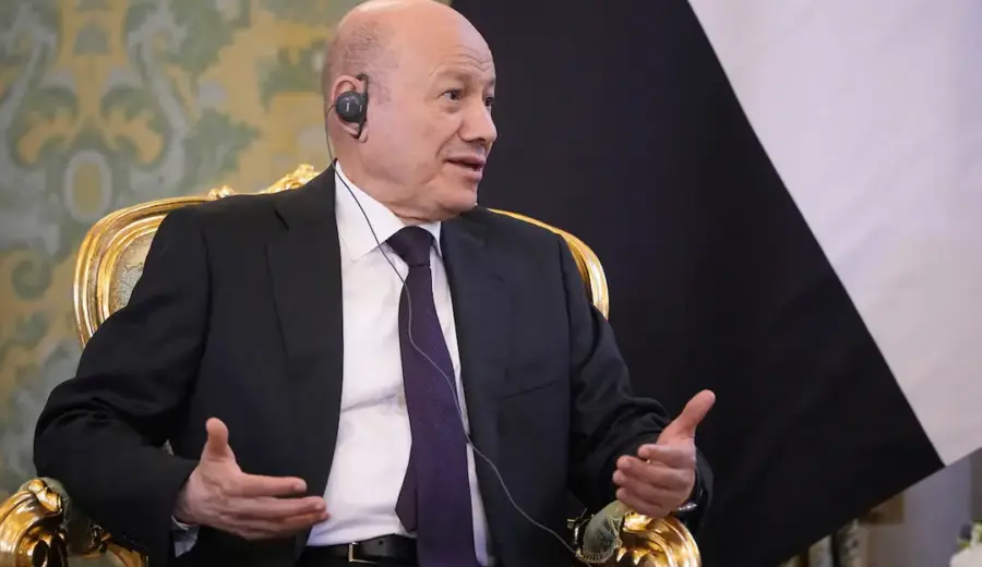 العليمي يدعو للتعبئة العامة والنفير الوطني ويعلن عفواً عن المنشقين عن الحوثيين.