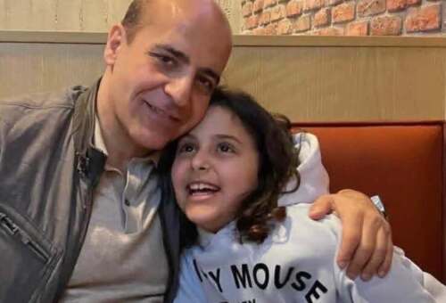 قرابة ثلاث سنوات بعيداً عن أسرته.. زوجة الدكتور علي المضواحي تناشد العالم إنقاذه.