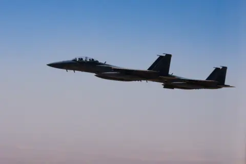 السعودية تتوعد الحوثيين بالعواقب والجماعة تهدد باستهداف أرامكو