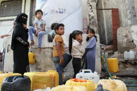 الأمم المتحدة تحذر من كارثة إنسانية في تعز بعد 20 يوماً من الحصار الحوثي