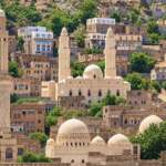 تعز تحقق في بلاغات عن استخدام الحوثيين قذائف يُشتبه باحتوائها على مواد سامة.