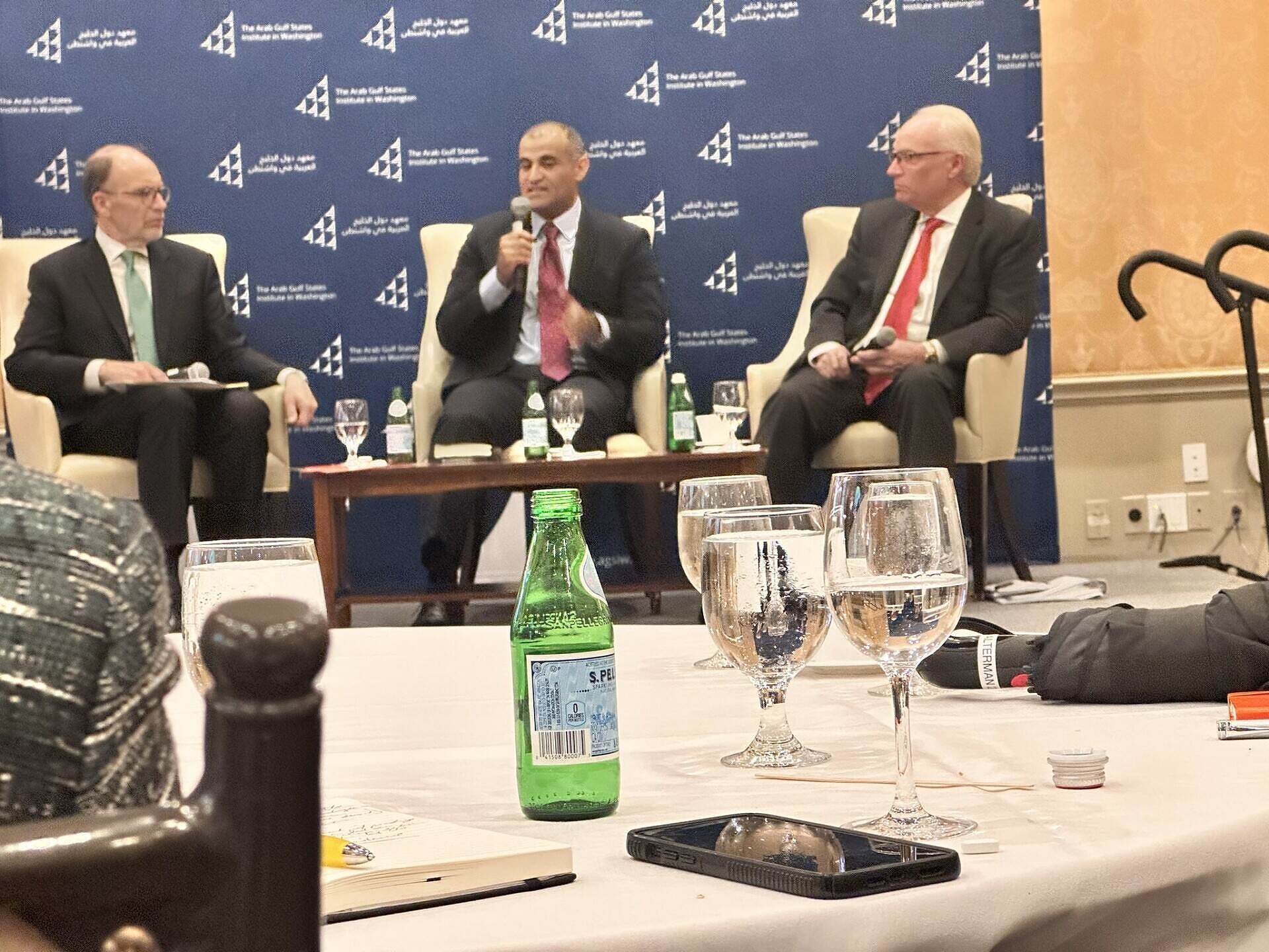 المبعوث الامريكي يستبعد الحرب في اليمن والحضرمي يستعبد تحقيق السلام