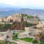 قناص حوثي يستهدف طفل في حي الكمب بتعز  وارتفاع حالات القنص ضد مدنيين