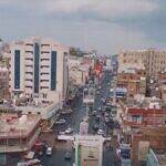 أشخاص يتعسفون الباعة المتجولين في تعز لصالح مدير مديرية المظفر ومدير الأشغال