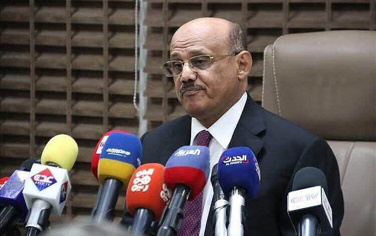 أحمد المعبقي محافظ البنك المركزي