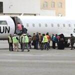 وفدا الحكومة والحوثيين يصلان مسقط لبحث ملف المعتقلين والمحتجزين