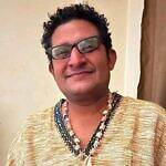 أوراس الارياني الشخص البسيط والشاعر والذي يكتب عن قططه اعتقاله الحوثيين دون تهمة