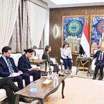 الرئيس العليمي يعلن رفضه لأي إجراءات فردية تقوّض مؤسسات الدولة والمصلحة العامة