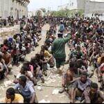 تعذيب وابتزاز مهاجرين أفارقة.. أصابع الاتهام تتجه لأطراف مرتبطة بالحوثيين.