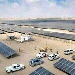 وزارة الكهرباء تندد بإجراءات شركة إماراتية لتعطيل محطتي طاقة شمسية في عدن وشبوة