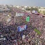 عشرات آلاف المتظاهرين في عدن داعماً للقضية الجنوبية والإنتقالي