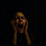 صرخة في الظلام
