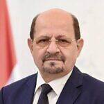 رئيس الحكومة يعلن مع وصوله للعاصمة عدن عزمه تنفيذ إصلاحات اقتصادية